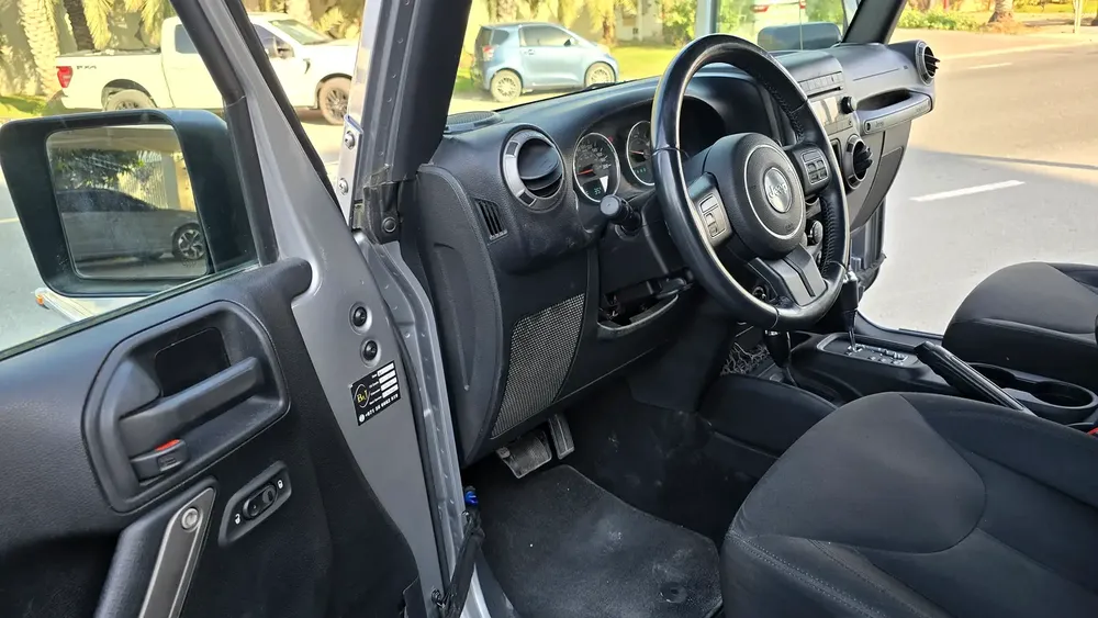 Astonishing Jeep Wrangler Unlimited 2016, GCC Nicely Modified, Original Paint, Zero Accident, - Image 11