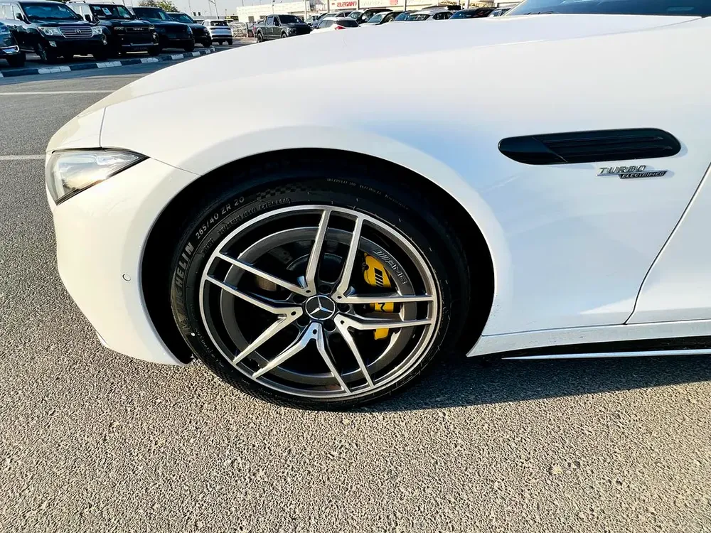 2023 Mercedes-Benz SL43 AMG – | Only 2,000 KM | Brand New Condition - Image 8