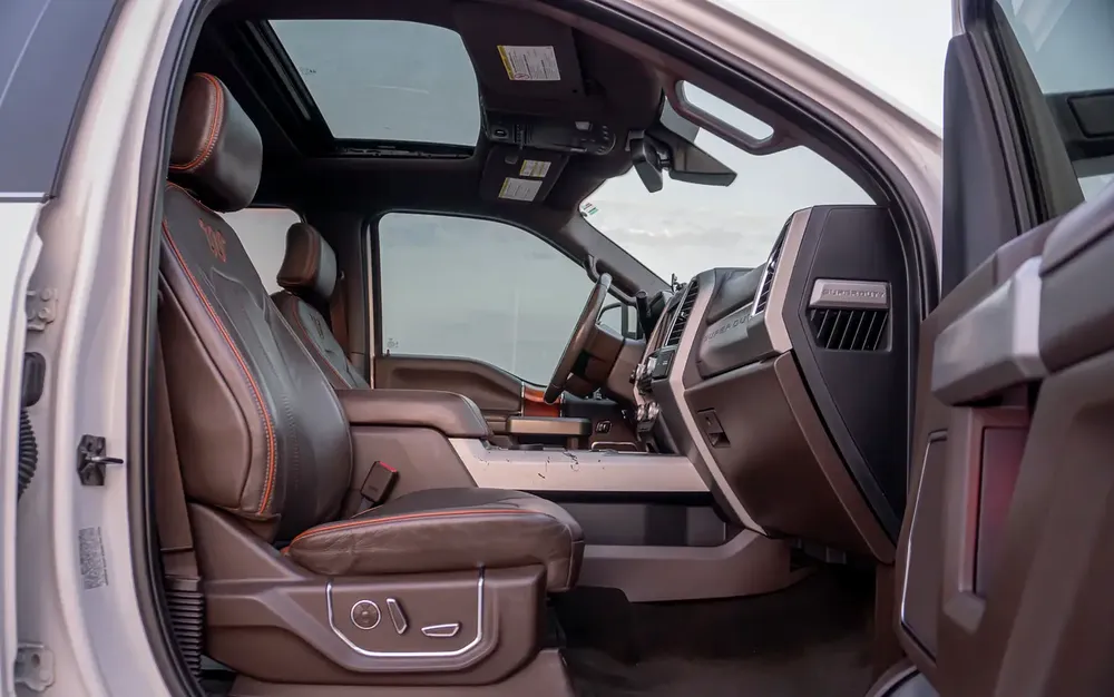 2017 Ford F-350 SUPER DUTY American Specs - Ready to Work! - Image 13
