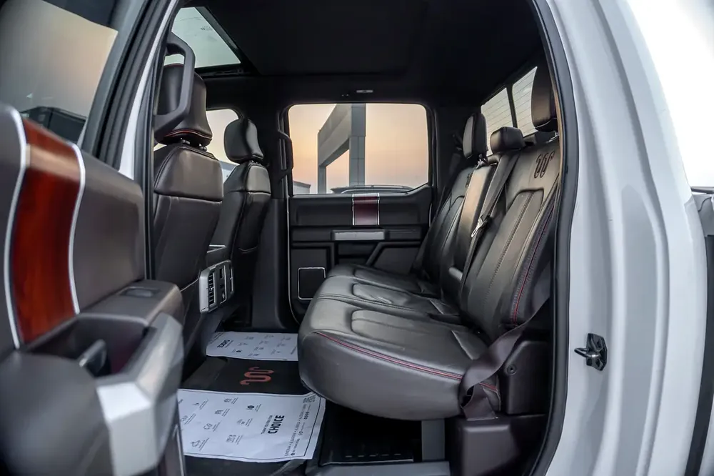 2017 Ford F-350 SUPER DUTY American Specs - Ready to Work! - Image 14