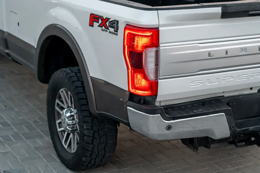 2017 Ford F-350 SUPER DUTY American Specs - Ready to Work! - Image 5
