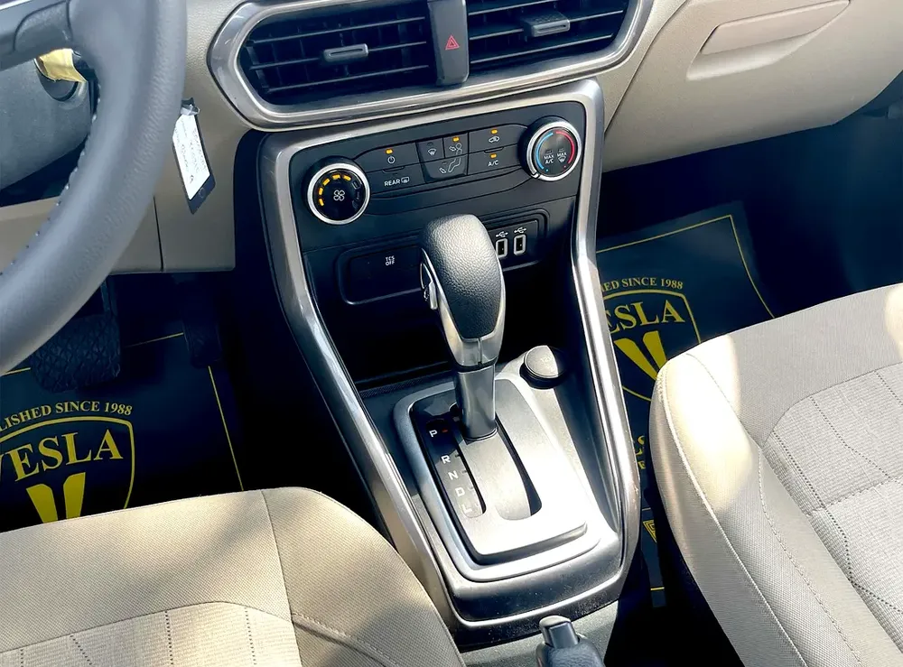 UNLIMITED MILEAGE WARRANTY / TREND + NAVIGATION + CAMERA + ALLOY WHEELS + CAR PLAY /IN HOUSE FINANCE - Image 14
