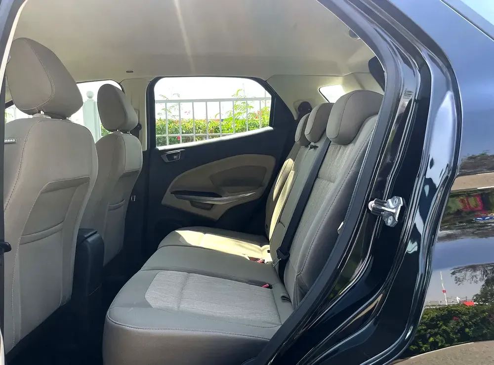 UNLIMITED MILEAGE WARRANTY / TREND + NAVIGATION + CAMERA + ALLOY WHEELS + CAR PLAY /IN HOUSE FINANCE - Image 18