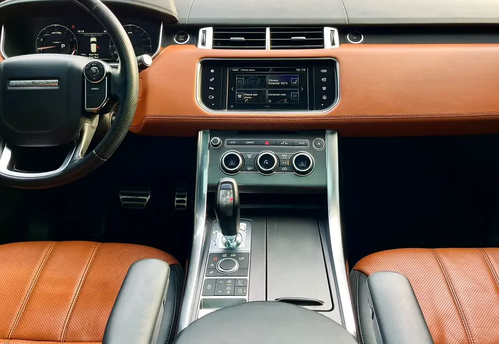 Land Rover Range Rover Sport HST Dynamic 2016 GCC Specs - Image 11