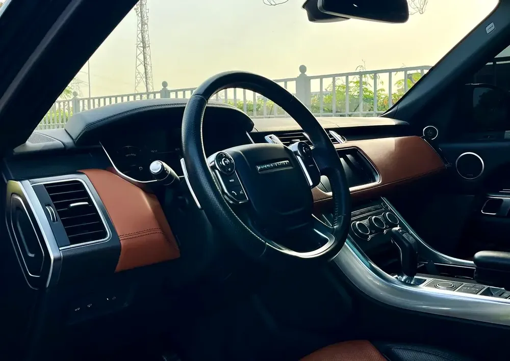 Land Rover Range Rover Sport HST Dynamic 2016 GCC Specs - Image 15