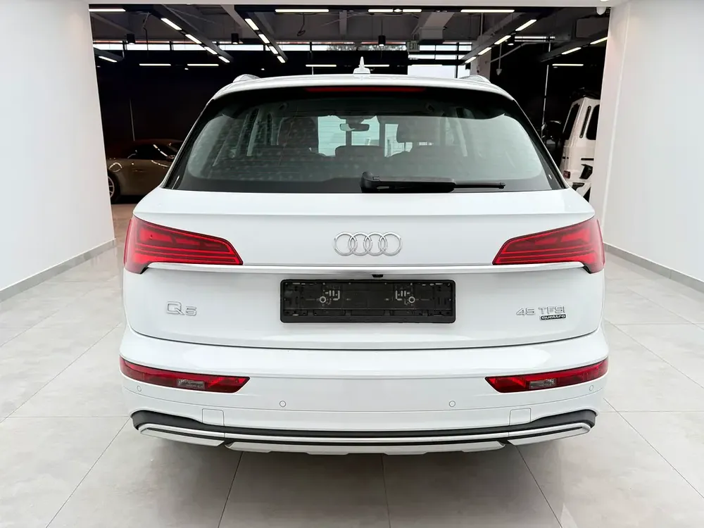 2022 Audi Q5 45 TFSI | GCC Specs | S-line | Premium Interior - Image 4