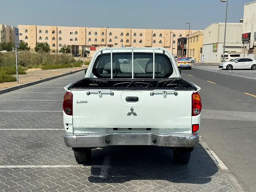Mitsubishi L200 // Diesel Engine // 4 WD drive // Gcc space // power window // Good conditions - Image 6