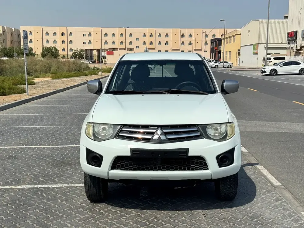Mitsubishi L200 // Diesel Engine // 4 WD drive // Gcc space // power window // Good conditions - Image 7