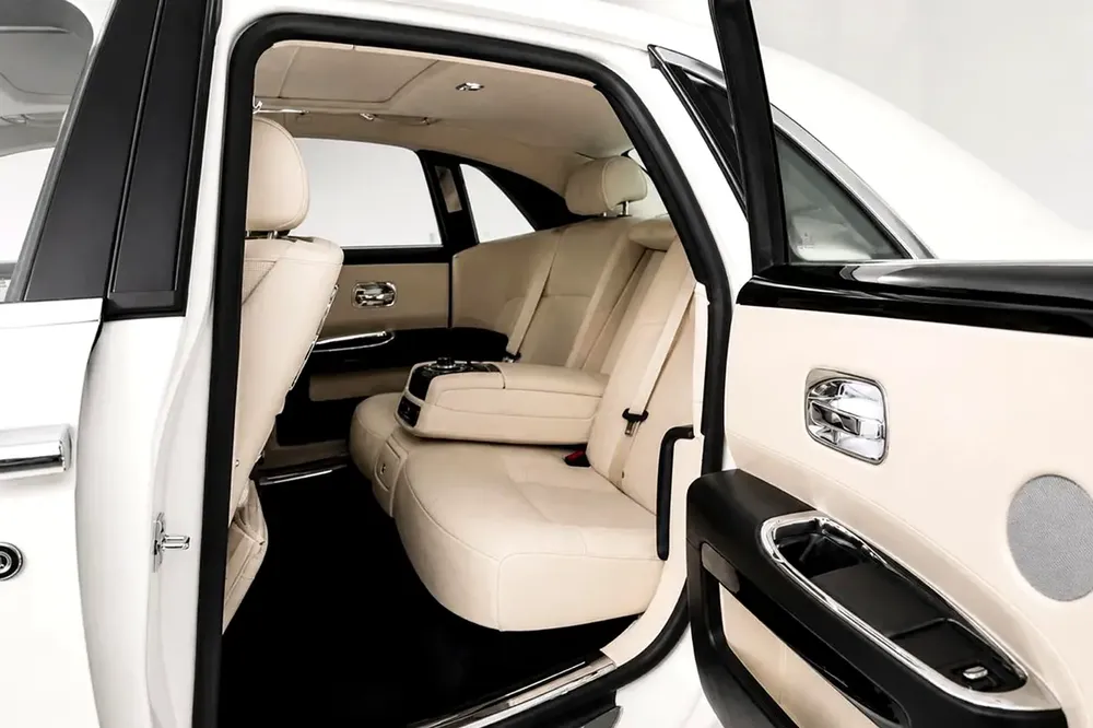 Rolls-Royce Ghost V12 6.6 – 2014 - GCC – 1 Owner - Image 13