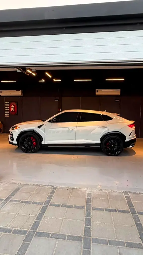 Lamborghini Urus 2019 | Canadian Specs | Performance SUV - Image 11