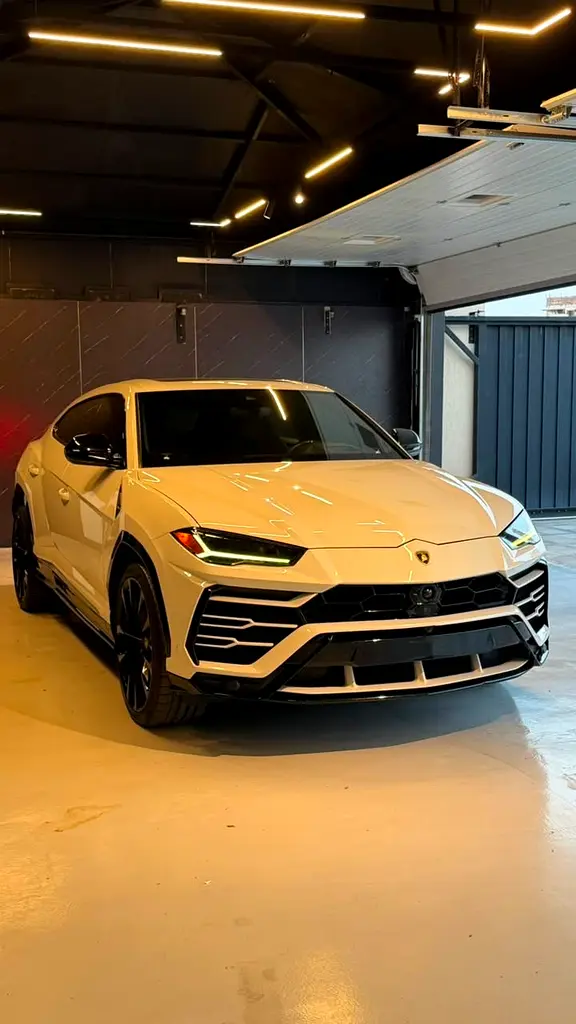 Lamborghini Urus 2019 | Canadian Specs | Performance SUV - Image 12