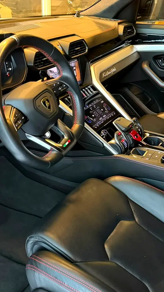 Lamborghini Urus 2019 | Canadian Specs | Performance SUV - Image 9