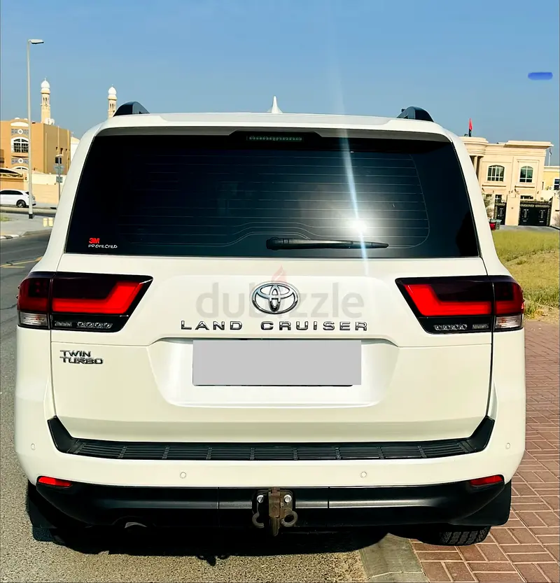 Toyota Land Cruiser, Twin Turbo, Black Edition 2022 GCC Specs - Image 4