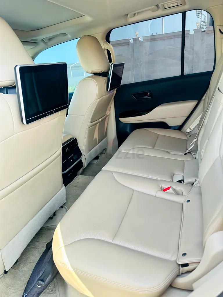 Toyota Land Cruiser, Twin Turbo, Black Edition 2022 GCC Specs - Image 6