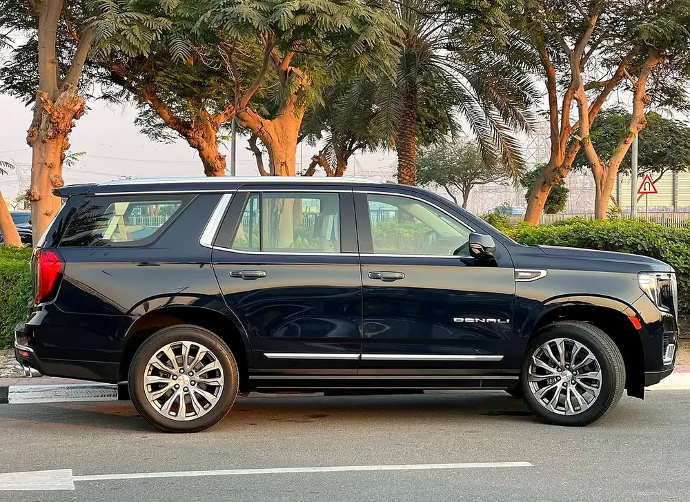 GMC YUKON DENALI 2021 GCC FULL OPTION FULL SERVICE HISTORY NO ACCIDENTS - Image 5