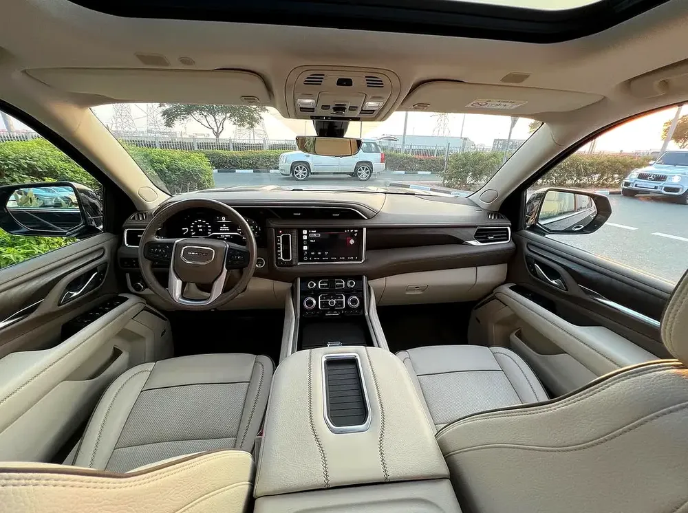 GMC YUKON DENALI 2021 GCC FULL OPTION FULL SERVICE HISTORY NO ACCIDENTS - Image 8