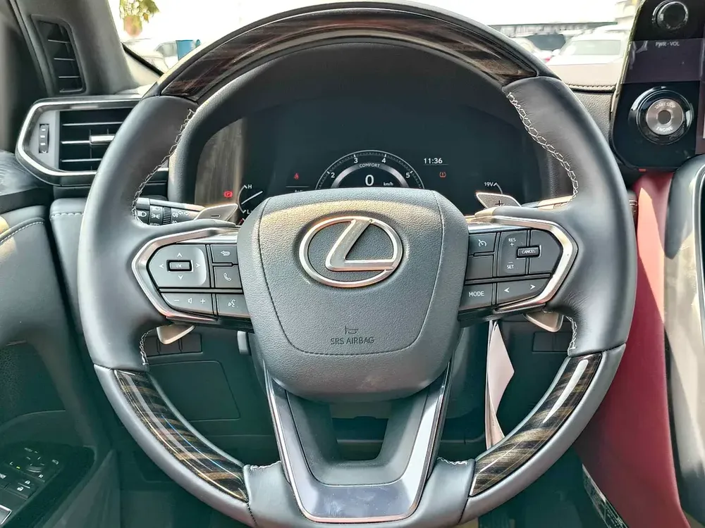 Lexus LX 600 Signature 2026 GCC Specs - Image 11