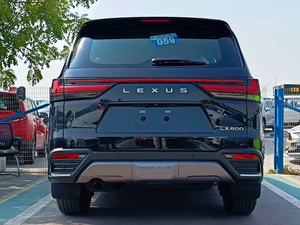 Lexus LX 600 Signature 2026 GCC Specs - Image 5
