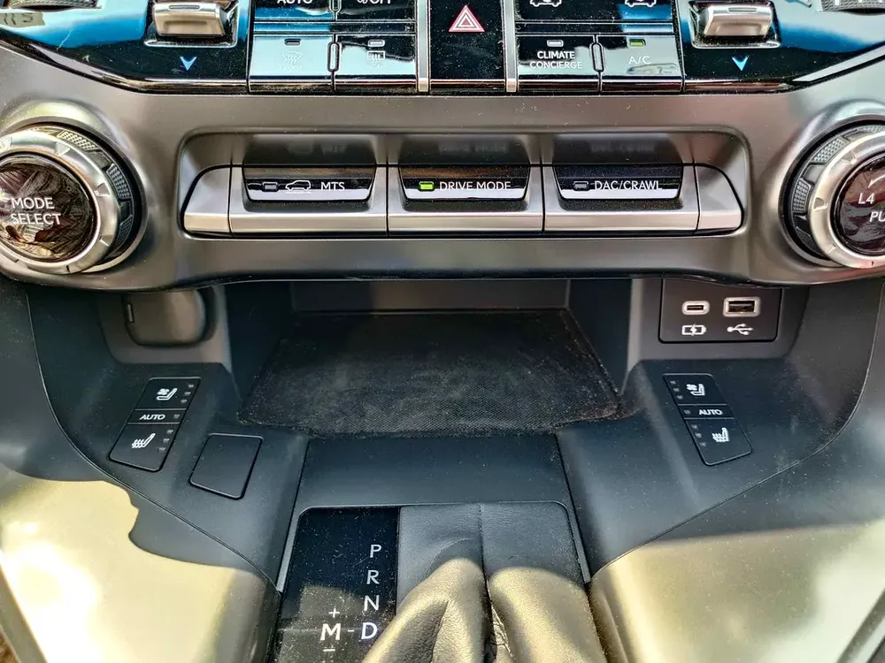 Lexus LX 600 Signature 2026 GCC Specs - Image 9