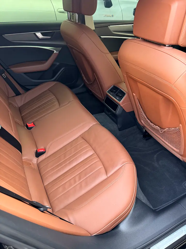 AUDI A6 2022 GCC perfect condition - Image 10