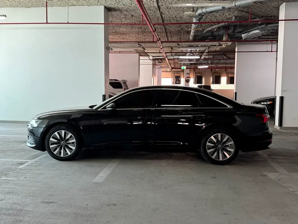 AUDI A6 2022 GCC perfect condition - Image 4