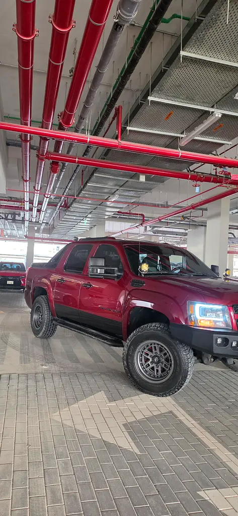 Chevrolet Avalanche Z71 2008 GCC Specs - Image 6