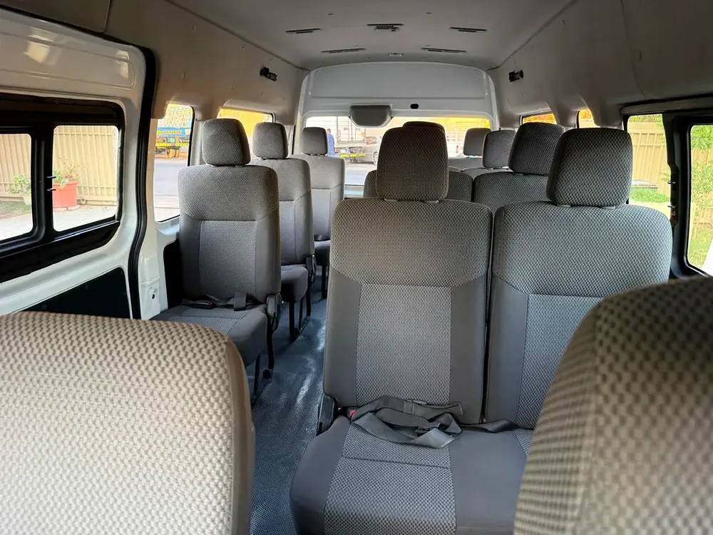 Nissan Urvan NV350 2022 GCC Specs - Excellent Condition - Image 12