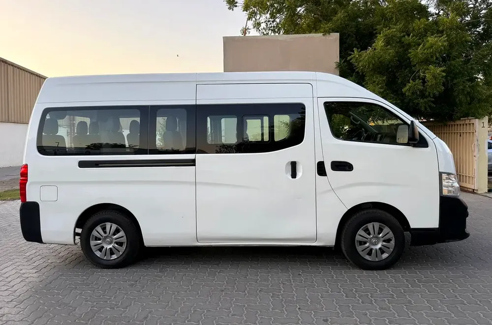 Nissan Urvan NV350 2022 GCC Specs - Excellent Condition - Image 4