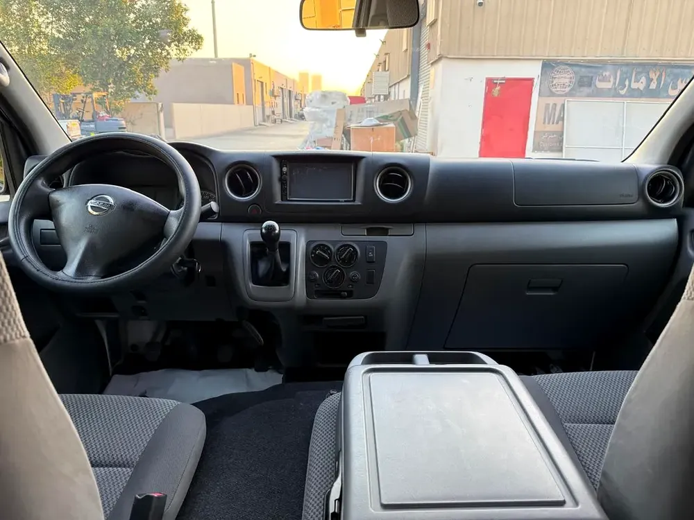 Nissan Urvan NV350 2022 GCC Specs - Excellent Condition - Image 9