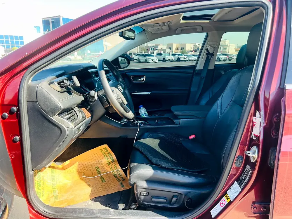 Toyota Avalon Limited 2014 | GCC Specs | Well Maintained - Image 12