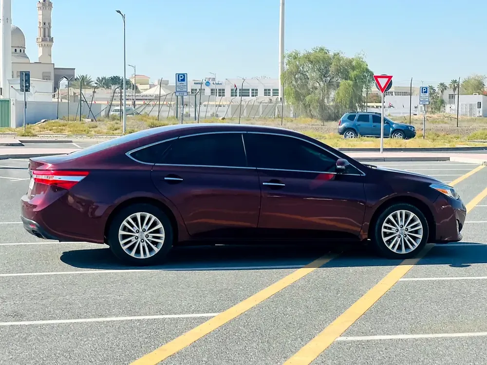 Toyota Avalon Limited 2014 | GCC Specs | Well Maintained - Image 7