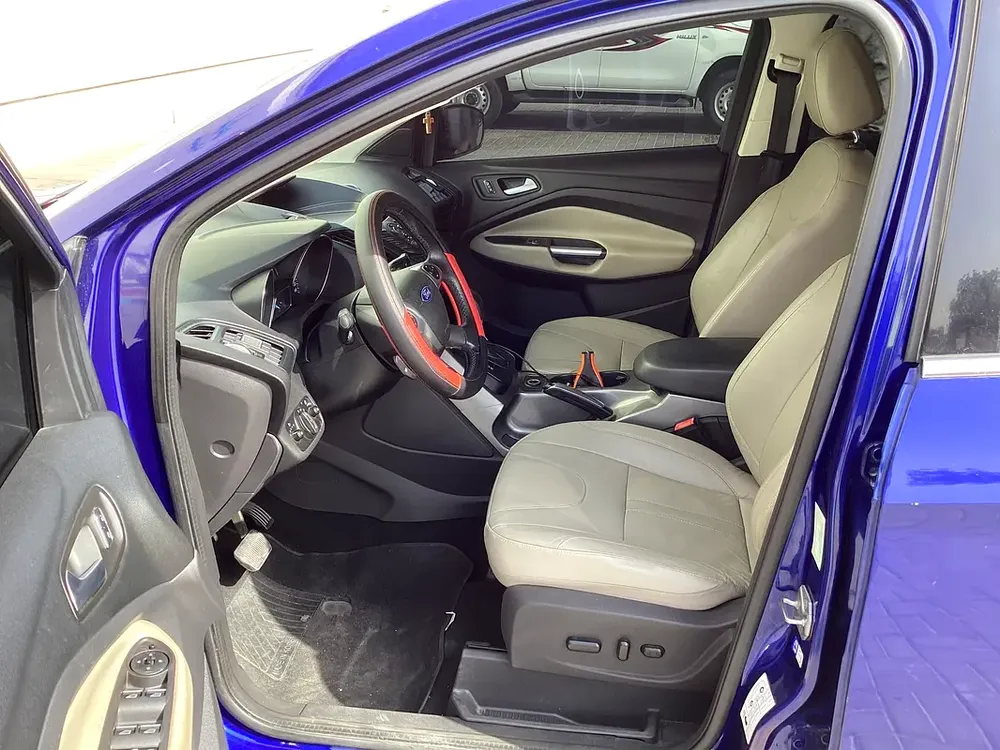 Unique 4WD Ford Escape 2.0L Turbo, 92000KM, GCC, Top Line - Image 7