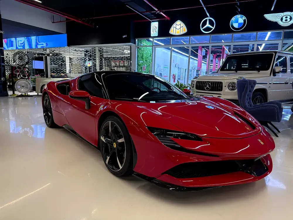 2021 SF90 STRADALE | ASSETTO FIORANO | CARBON INTERIOR AND EXTERIOR | SERVICE  WARRANTY JUN 2028 - Image 5