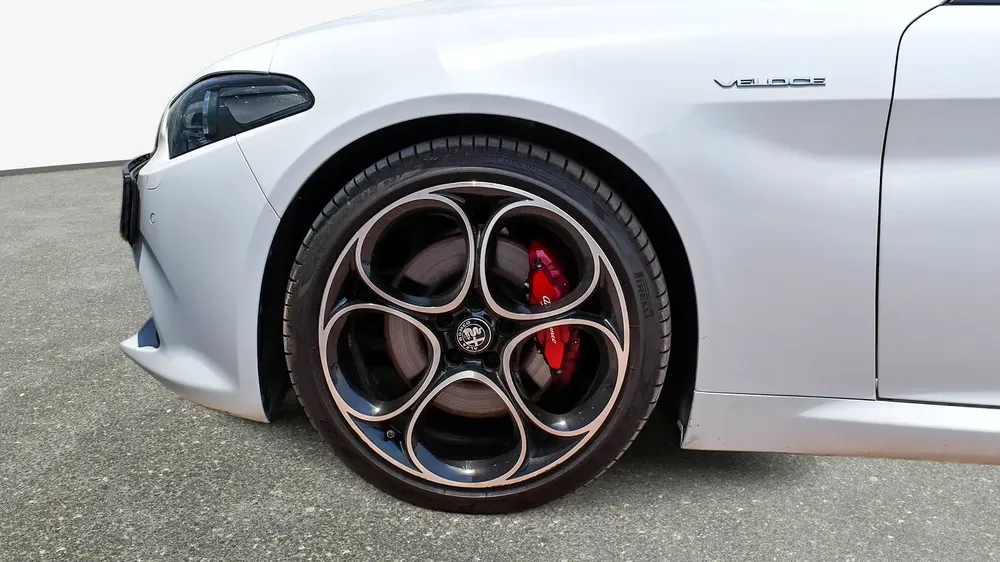 0% DP | AED 2,112/Month | As New! | Alfa Romeo | Giulia Veloce | 2023 | Gargash Warranty and Service - Image 4