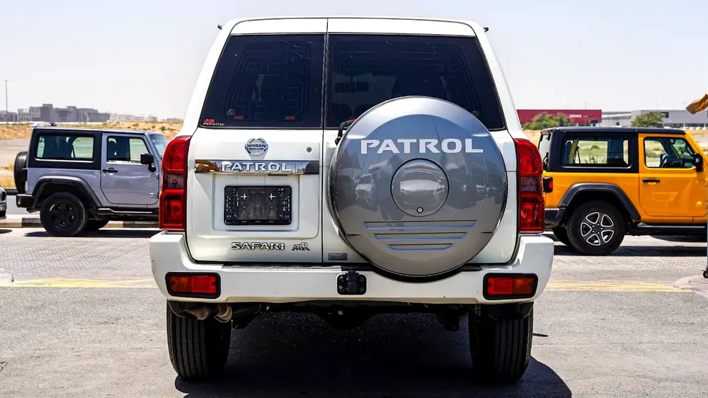 Nissan Patrol Safari 2021 GCC Specs Manual Transmission - Image 6
