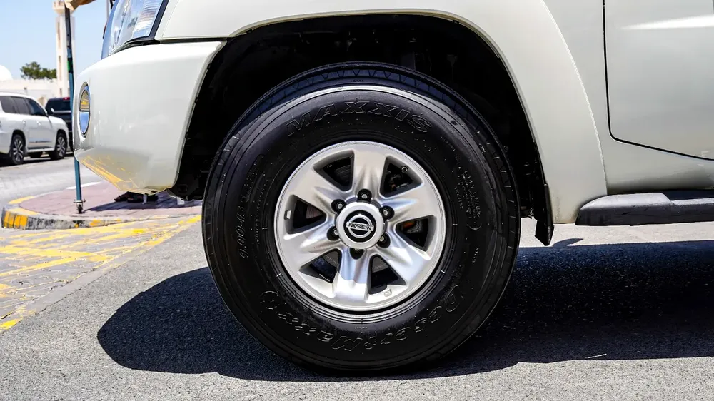 Nissan Patrol Safari 2021 GCC Specs Manual Transmission - Image 8