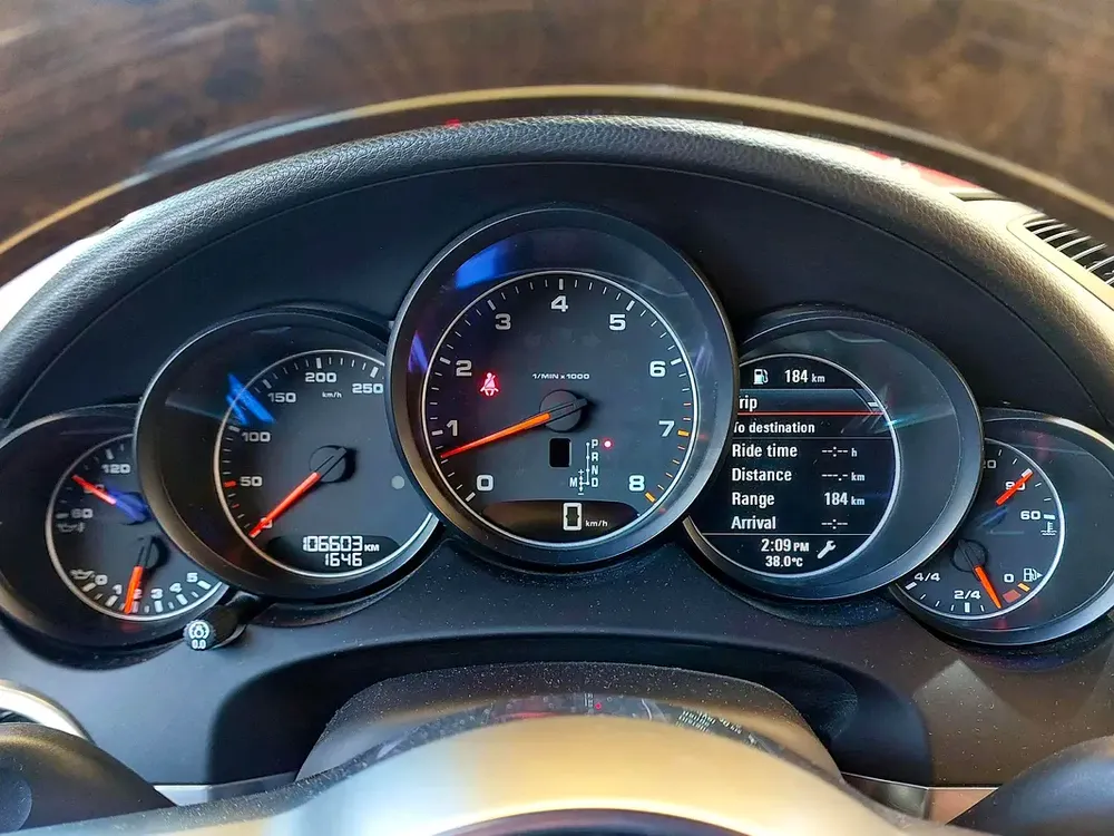 AED 2781/month | 2016 Porsche Cayenne  | GCC Specs | Ref#471935 - Image 15