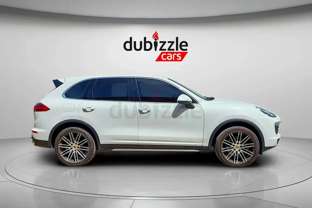 AED 2781/month | 2016 Porsche Cayenne  | GCC Specs | Ref#471935 - Image 4