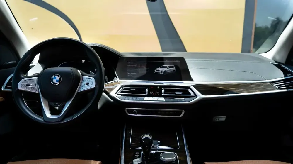 BMW X7 40 2020 - Image 11