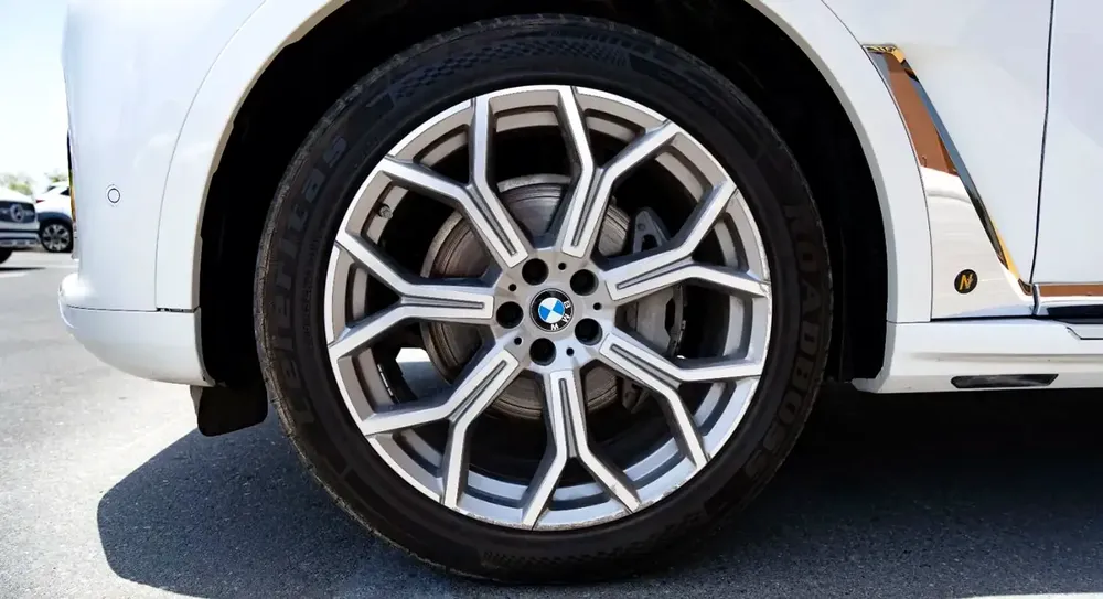 BMW X7 40 2020 - Image 9