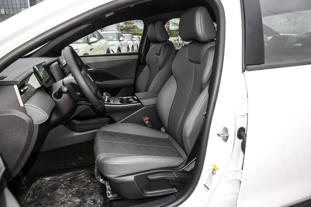 BYD Qin PLUS 2025 DM-i 55KM - Image 4