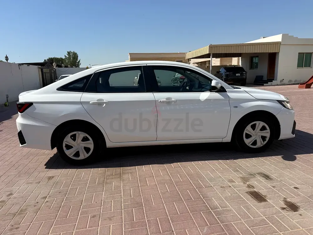 2023 Toyota Yaris E GCC Specs - Excellent Condition - Image 9