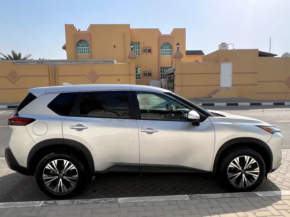 Nissan Rogue SV - Image 4