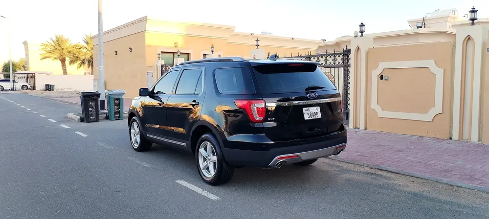 GCC Full Option Explorer, Excellent condition, Well Maintained and used by single expat. Original P - Image 10