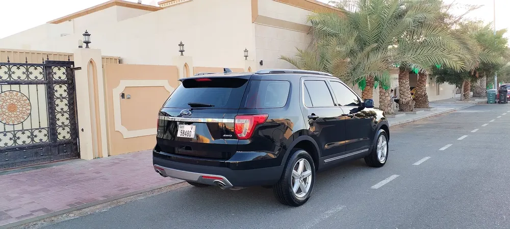 GCC Full Option Explorer, Excellent condition, Well Maintained and used by single expat. Original P - Image 11