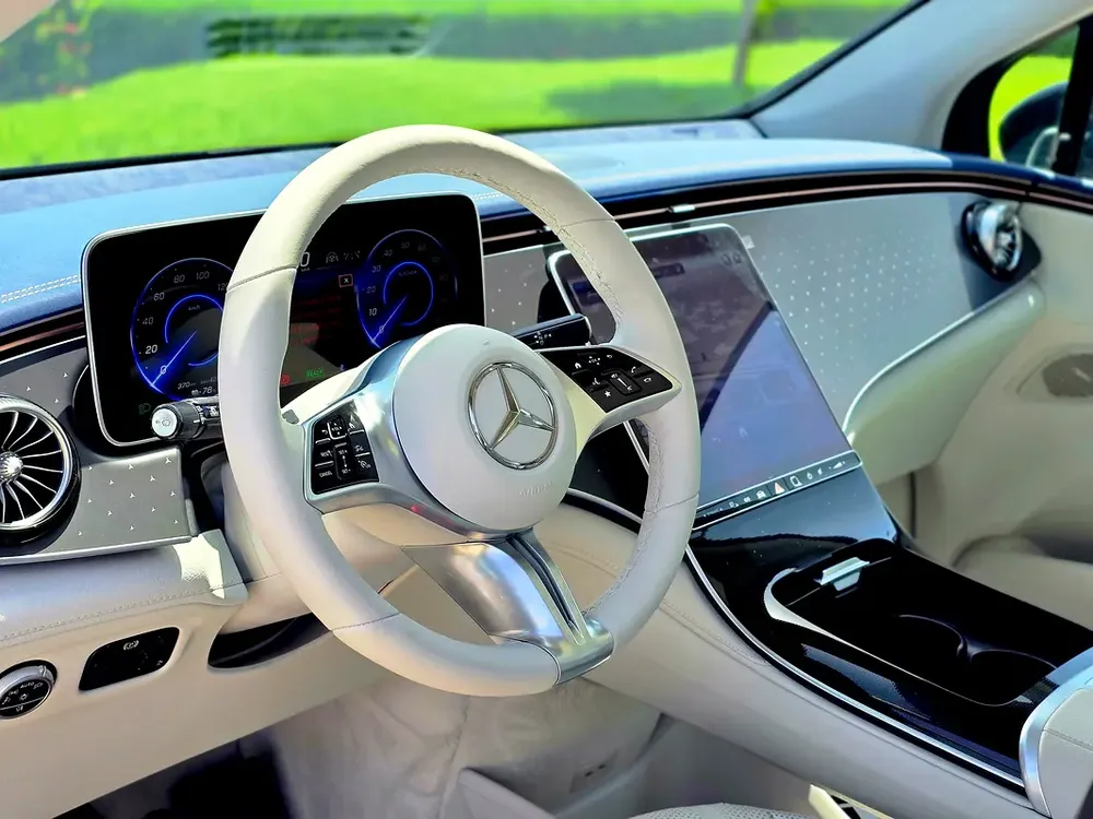 Mercedes-Benz EQE 350 SUV AMG PACK | GCC SPECS | WARRANTY  SERVICE PACK (Mercedes-Gargash) - Image 11