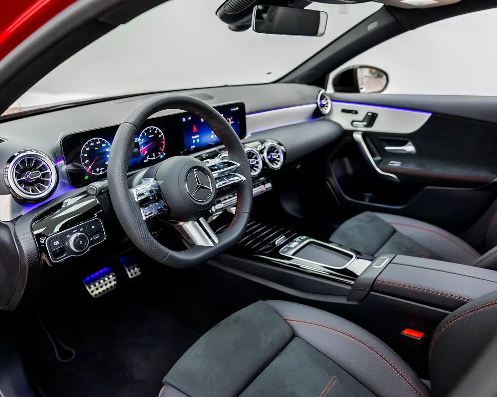 MERCEDEE A200 - AMG KIT - 2025 - BRAND NEW - UNDER WARRANTY - Image 5