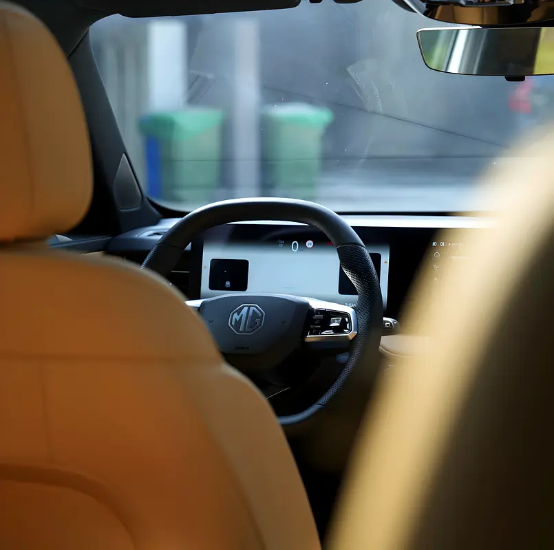 Official Dealer warranty- Free services0% DP - Image 12