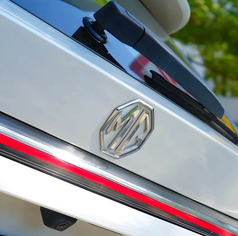 Official Dealer warranty- Free services0% DP - Image 8