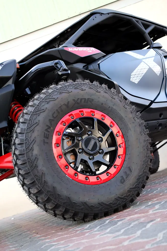 **2026** CAN AM MAVERICK R - XRX MAX + FOX SMART SHOCKS + REAR CAMERA + ROTAX POWER + CARBON PACKAGE - Image 5